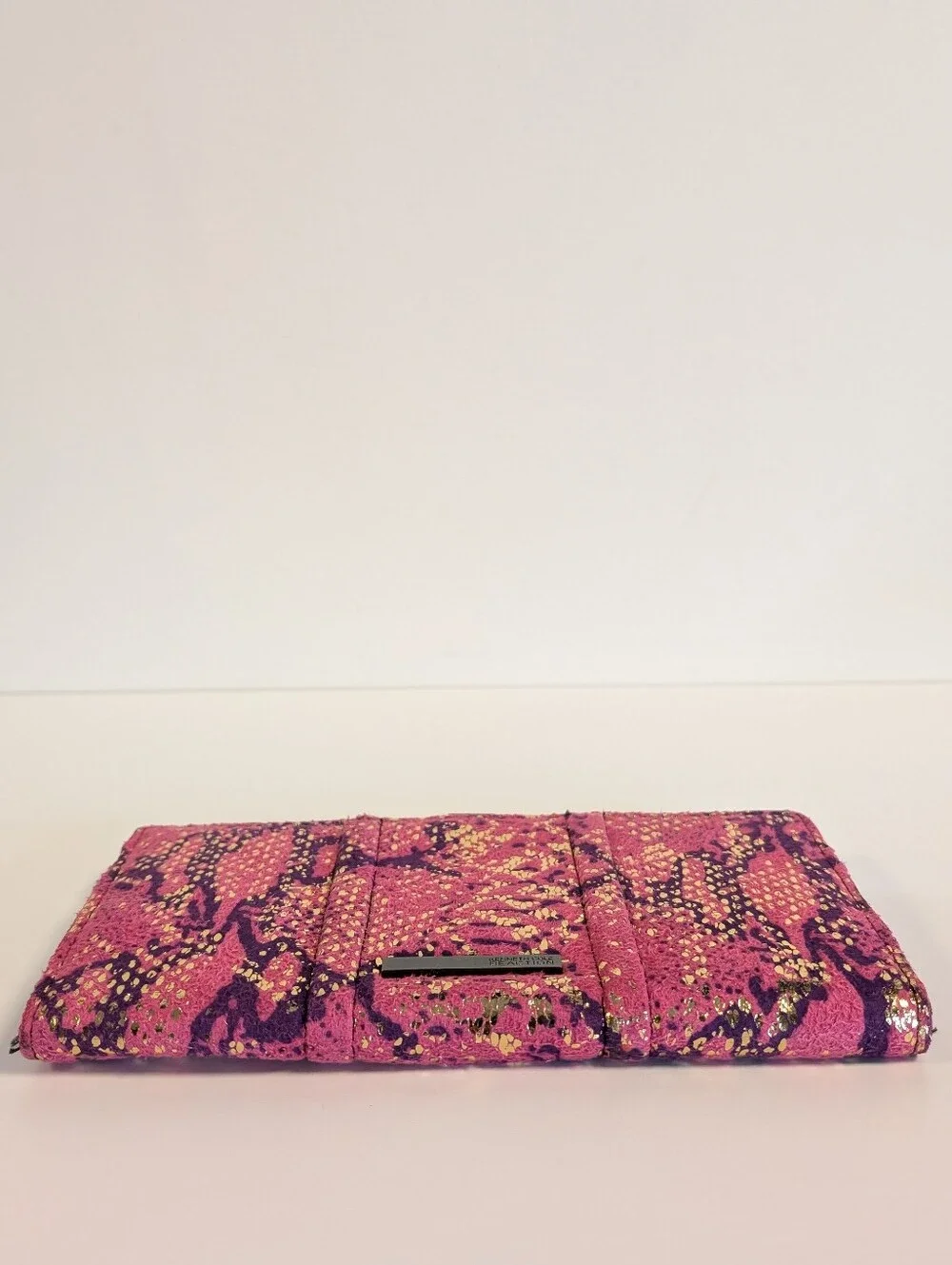 Kenneth Cole Reaction Pink Metallic Snake Print Frame Wallet Clutch 8.5